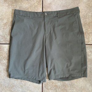 Lululemon Men’s Shorts Golf Chinos Casual Performance Green Size 38 Inseam 10.5”